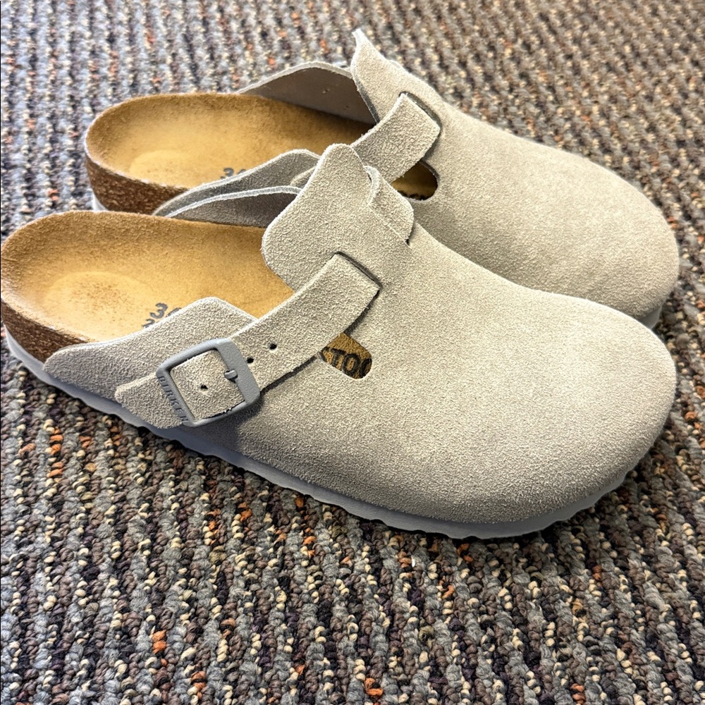 Birkenstock Suede Boston Clogs in Stone Coin. Brand new, never worn - Picture 3 of 3